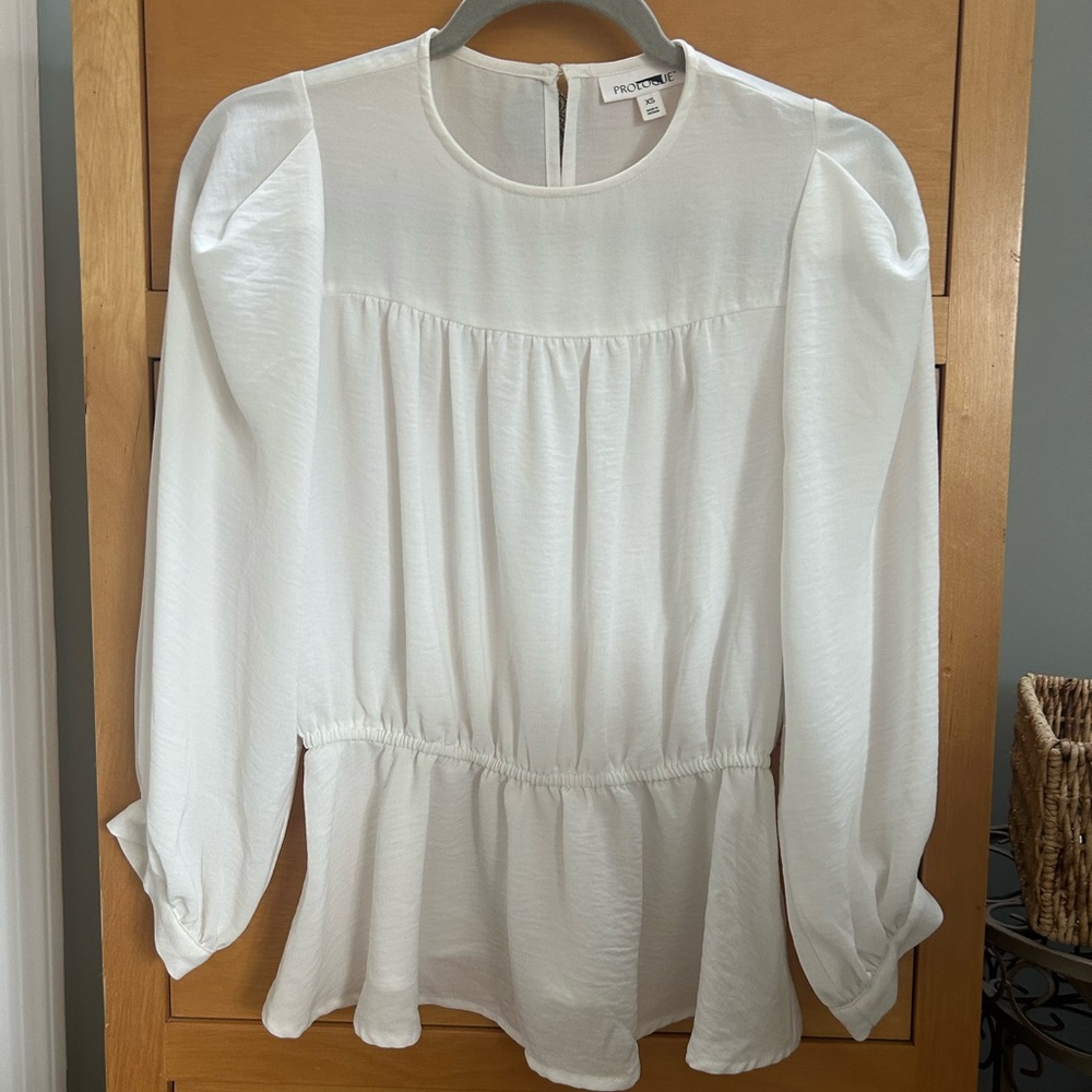 Elegant White Women's Blouse - Picture 2 of 9